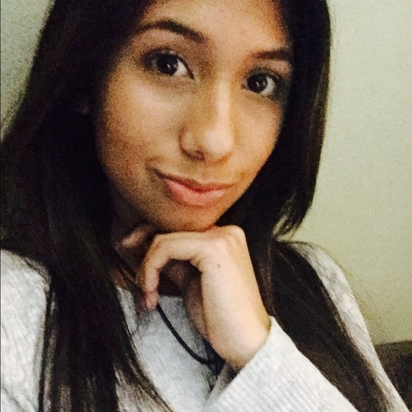 Profile Picture of Ariel Herrera (@arielh1) on Poshmark