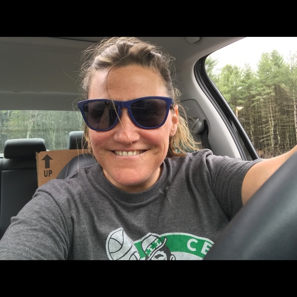 Profile Picture of Jessica Corddry (@jescords) on Poshmark